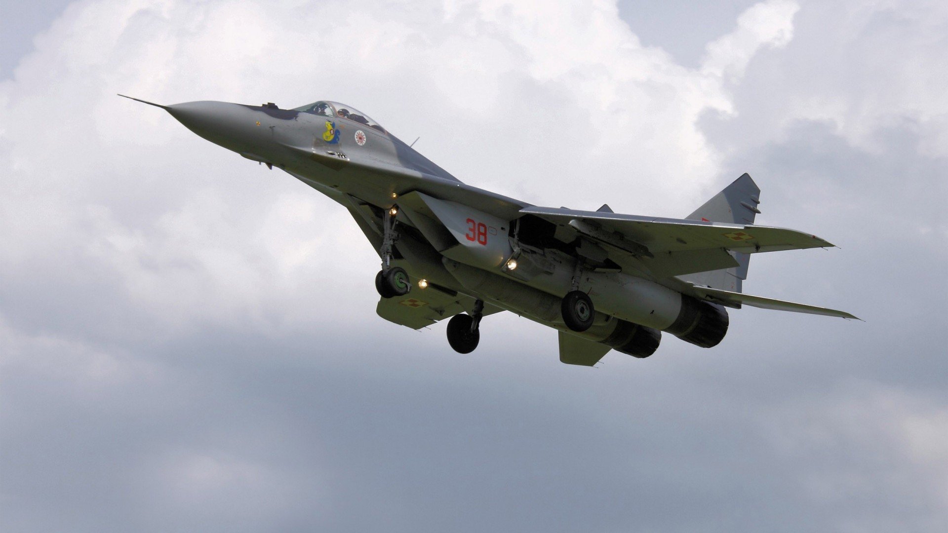 开云下载-_场边花絮：明星嘉宾助阵现场热情高涨_，明星拍戏现场花絮视频